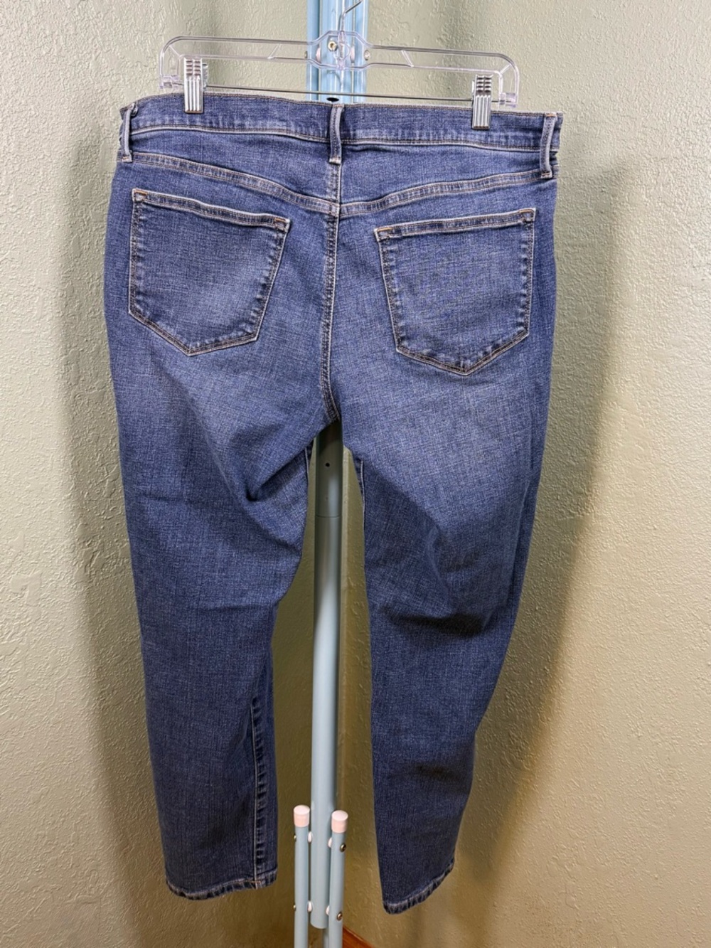 Sonoma Women’s Blue Jeans with Faded Stars around Pockets - Picture 4 of 7